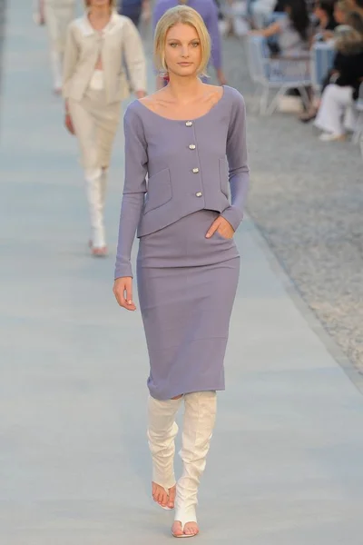 Look 7
